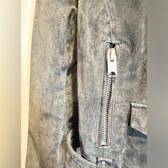 Andrew Marc suede Moto jacket in ladies large. - Picture 4 of 16